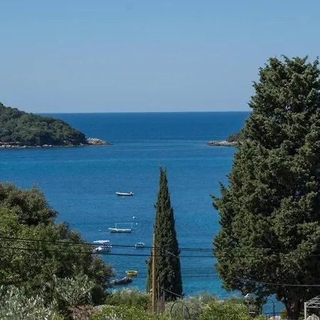 Saulan - One Bedroom With Balcony And Sea View * Molunat