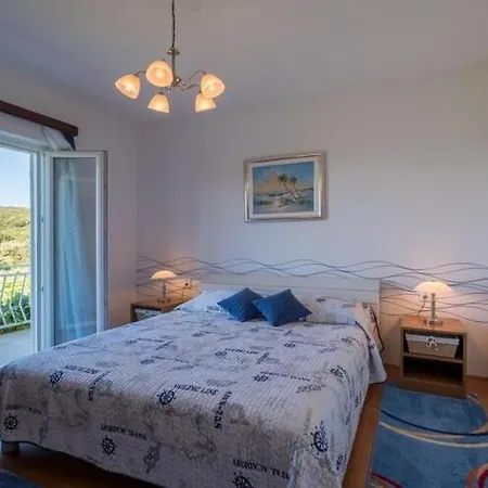 Daire Saulan - One Bedroom With Balcony And Sea View Molunat