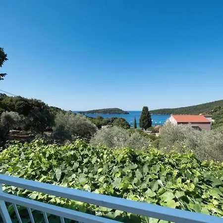 Apartment Saulan - One Bedroom With Balcony And Sea View