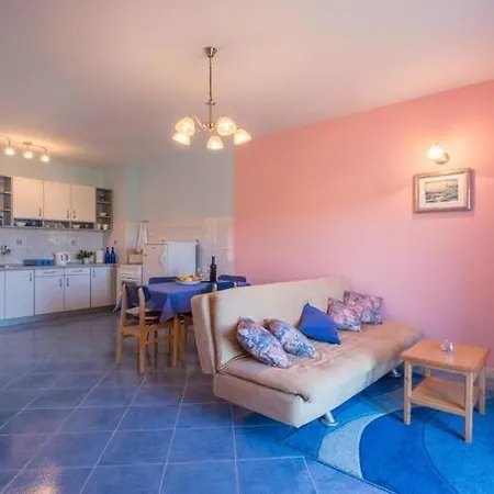 Apartment Saulan - One Bedroom With Balcony And Sea View *